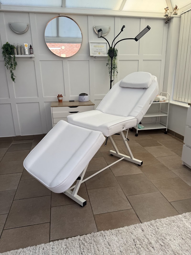 CLASSIC HOUSE OF BEAUTY